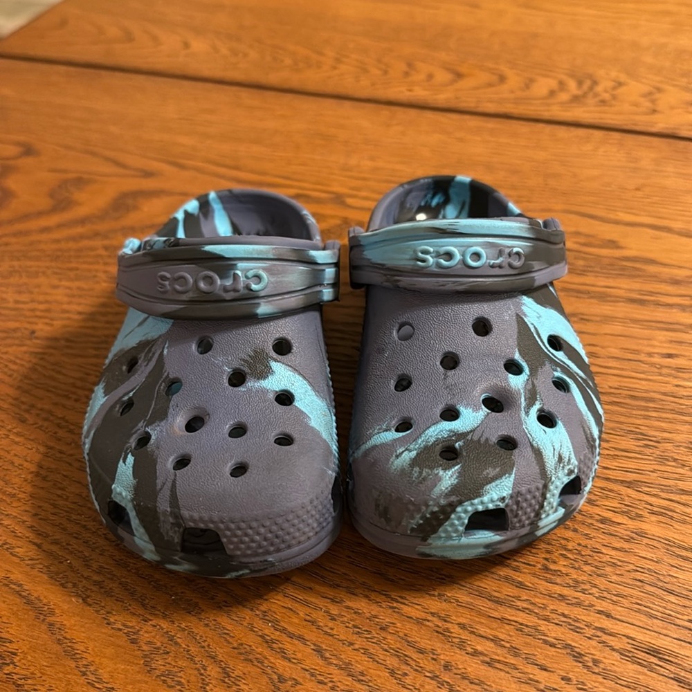 Crocs